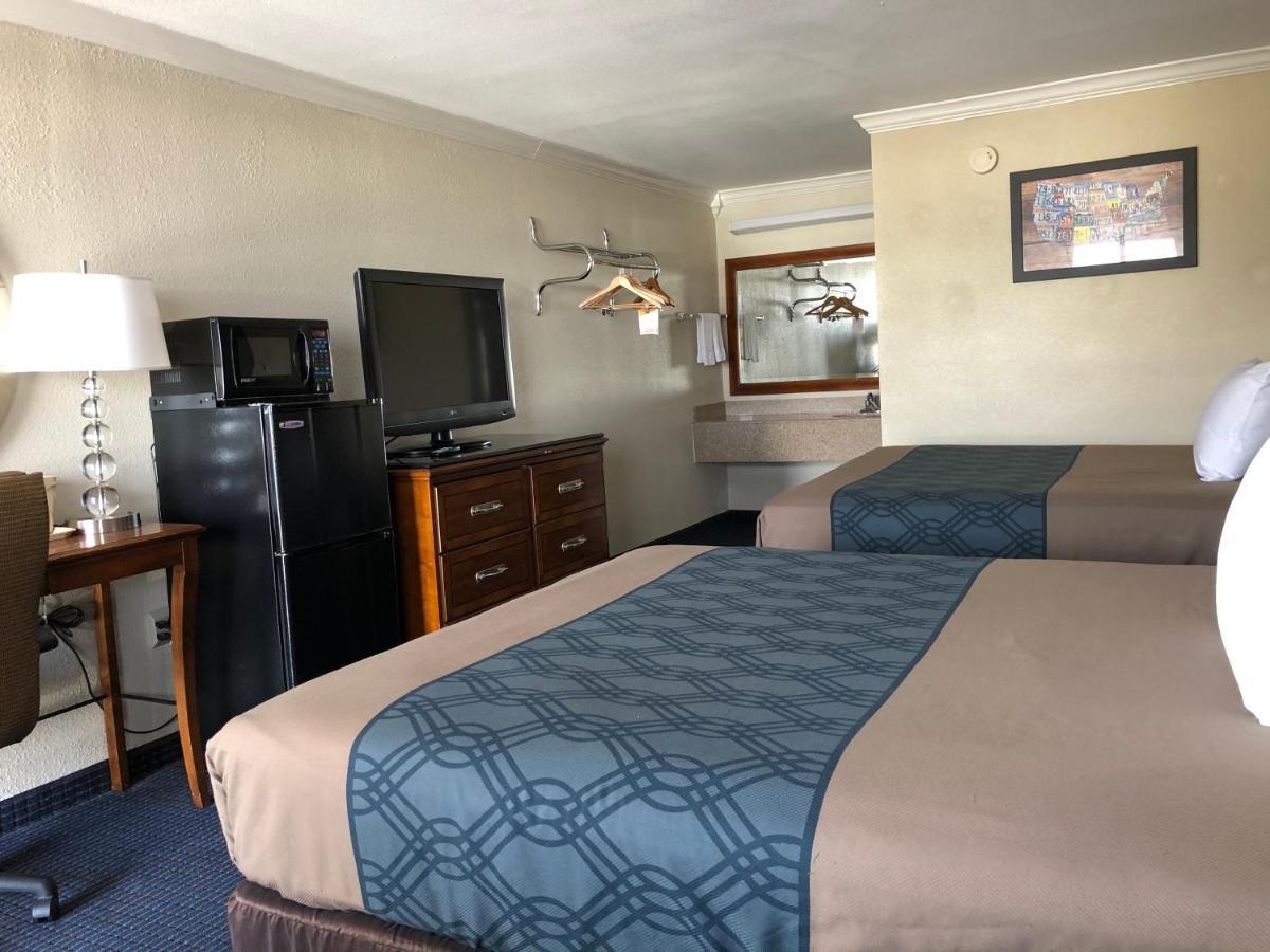 University Inn & Suites 圣安东尼奥 外观 照片
