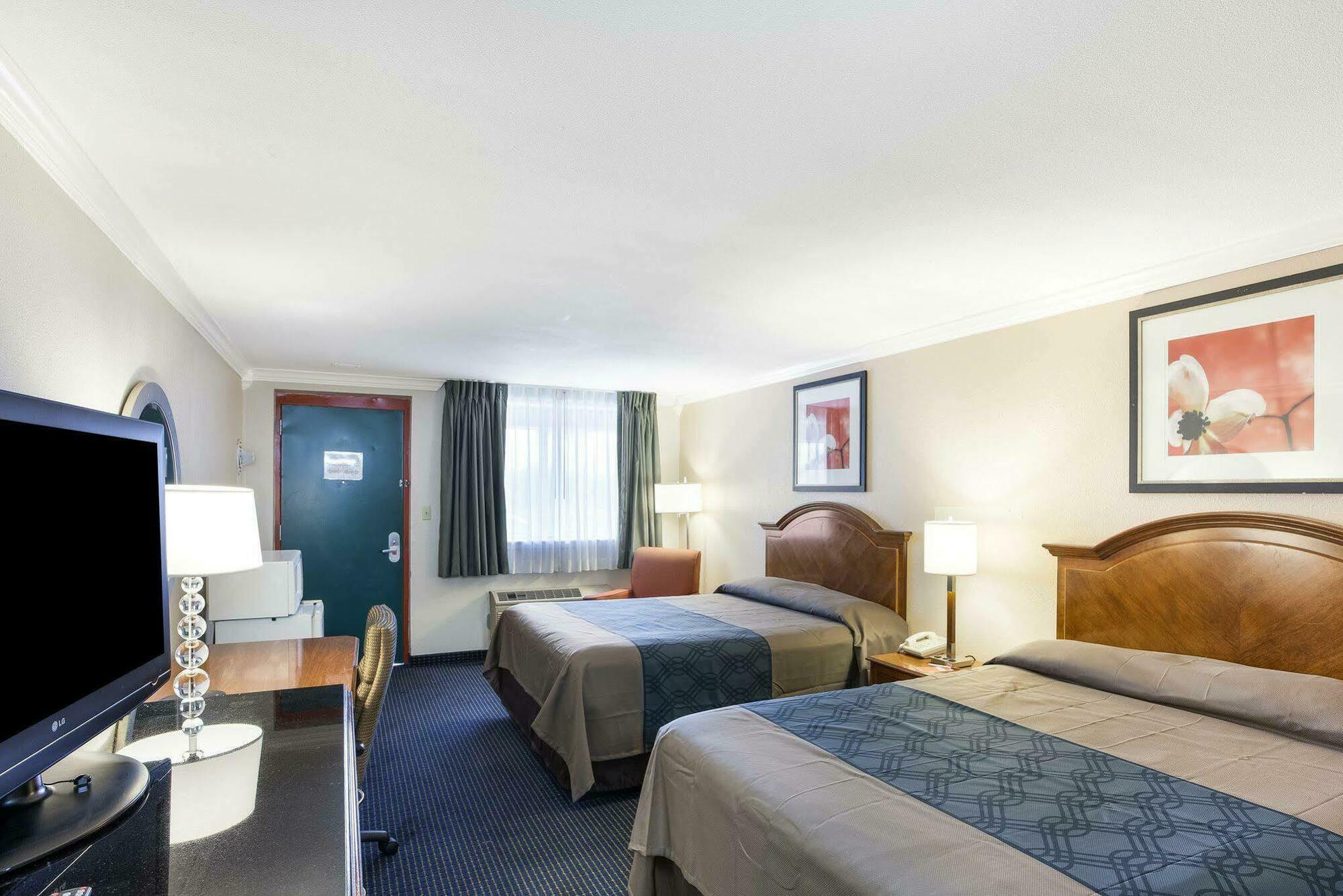 University Inn & Suites 圣安东尼奥 外观 照片