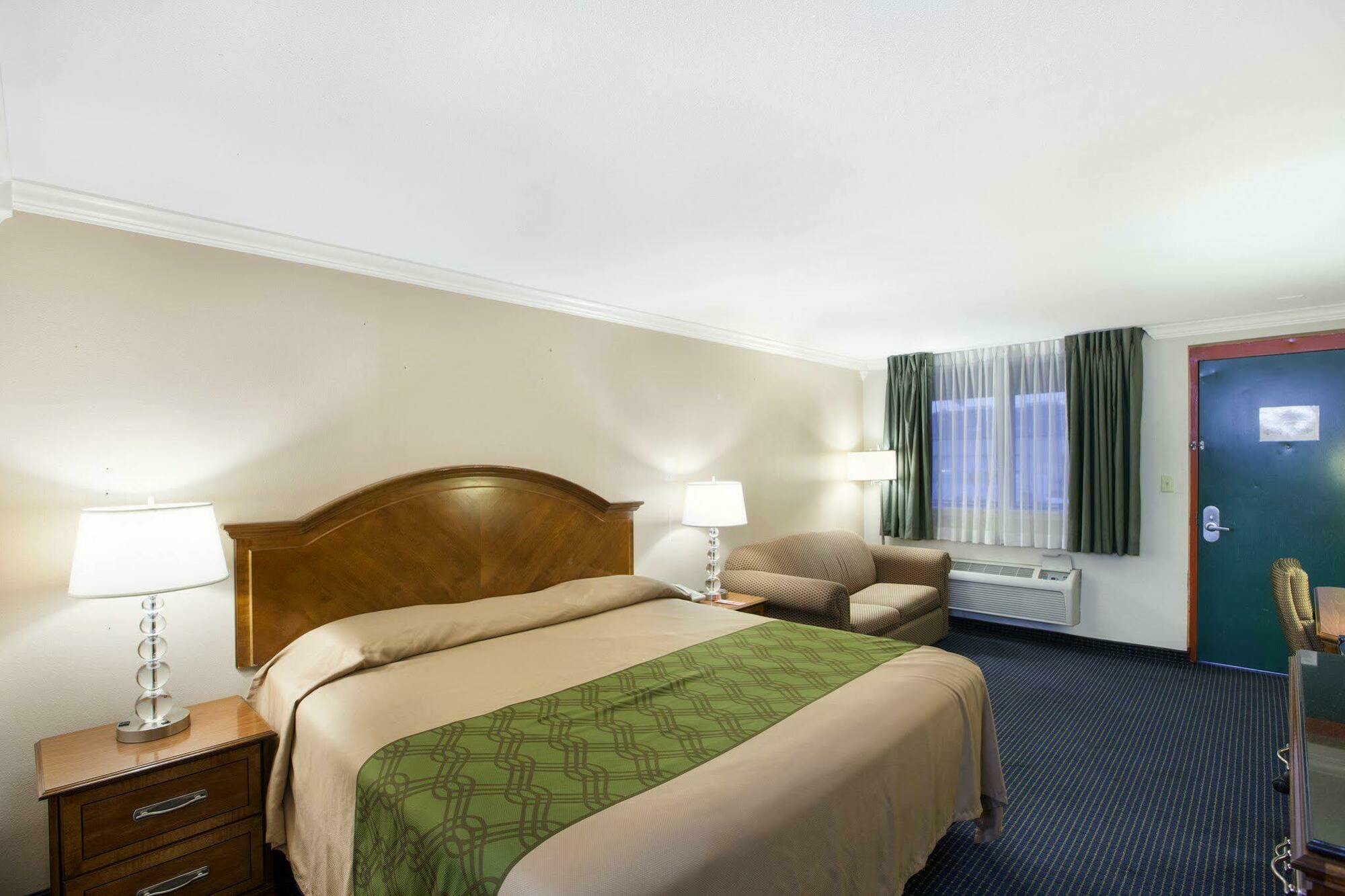 University Inn & Suites 圣安东尼奥 外观 照片