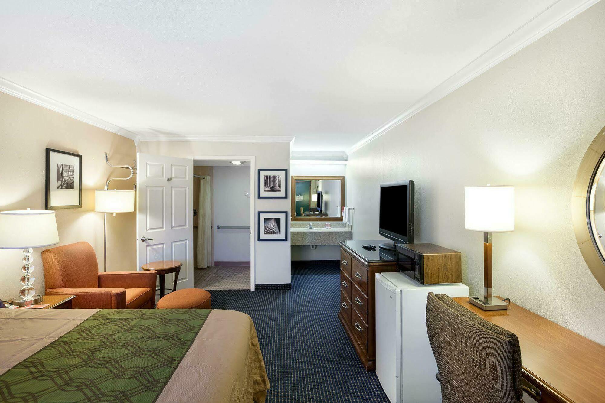 University Inn & Suites 圣安东尼奥 外观 照片