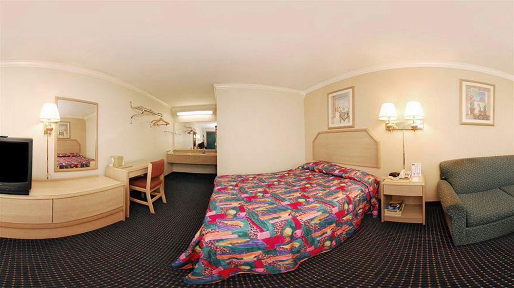 University Inn & Suites 圣安东尼奥 客房 照片