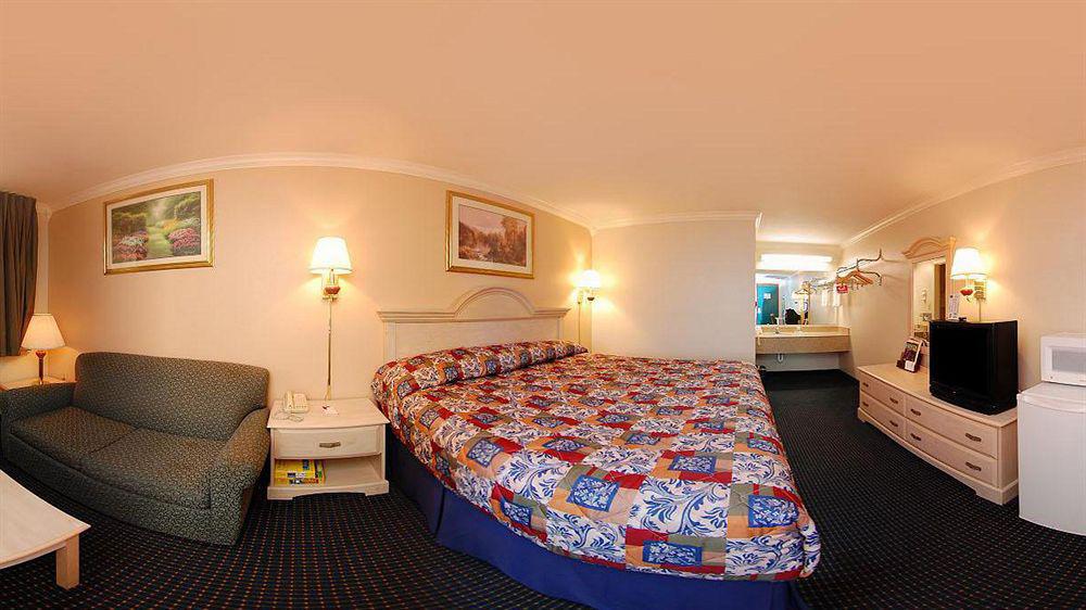University Inn & Suites 圣安东尼奥 外观 照片