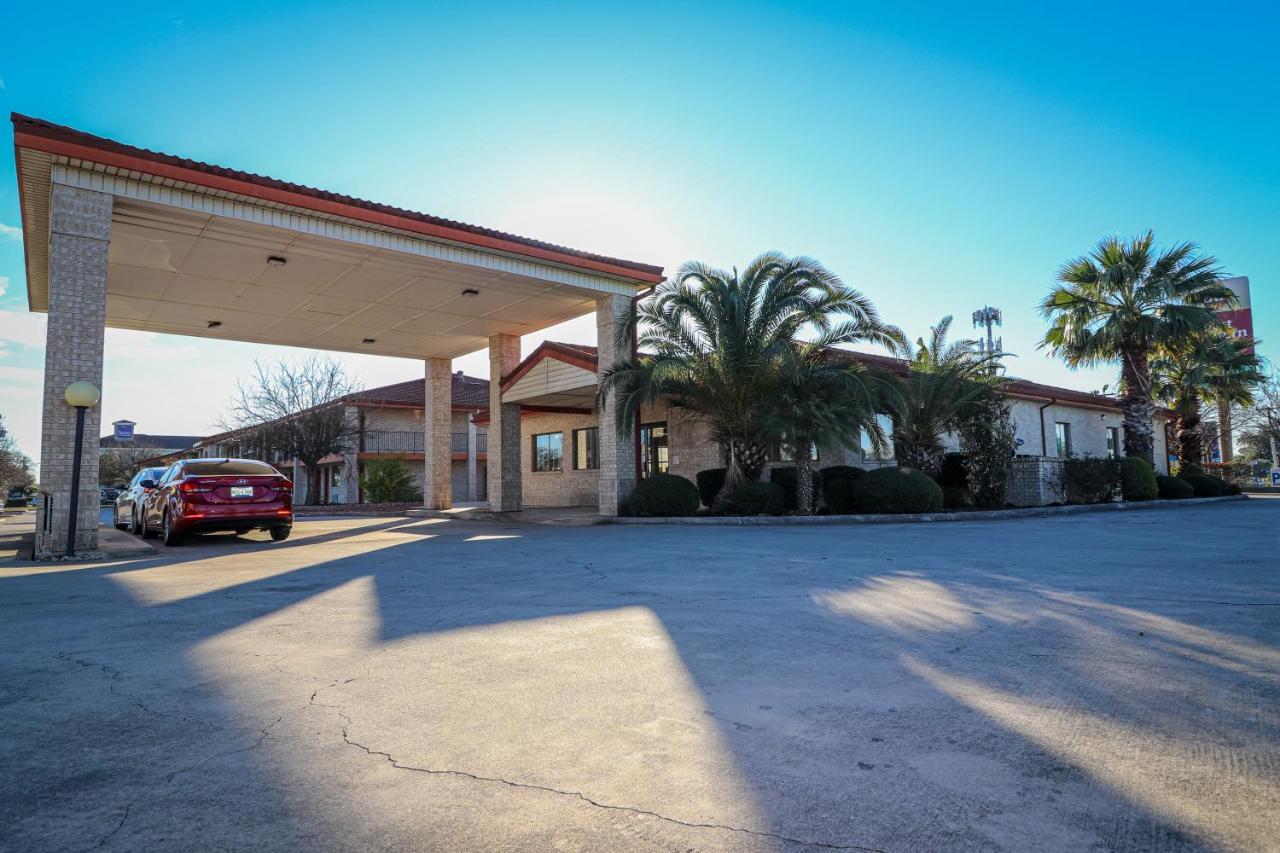 University Inn & Suites 圣安东尼奥 外观 照片
